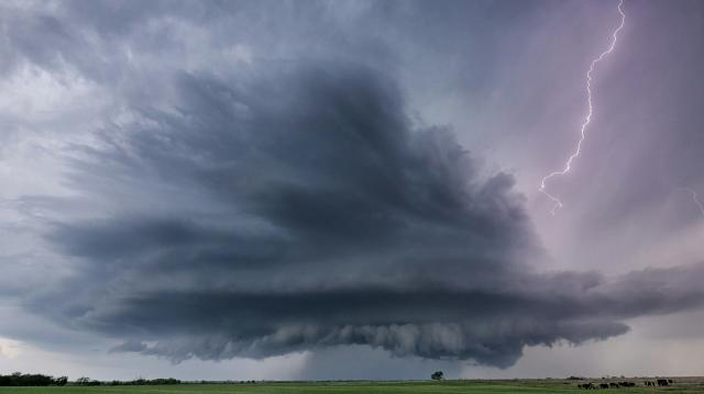 4 Types of Roof Damage Caused by Spring Storms