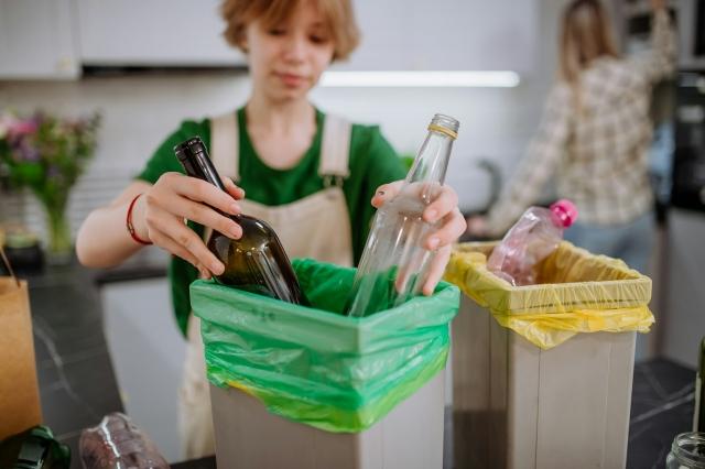 3 Reasons to Call a Plumber to Fix a Home's Garbage Disposal