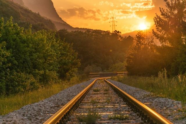 How Railroad Workers in Metairie Can Pursue Compensation for Brain Injuries