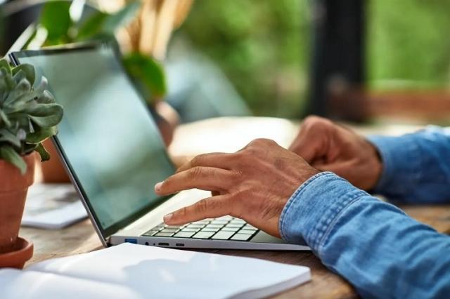 The Rise of Messaging Platforms in Enhancing Workplace Communication