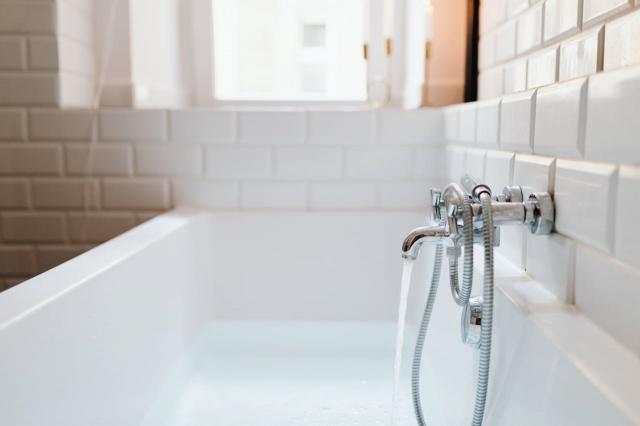 5 Warning Signs You May Have a Water Leak in Your Home
