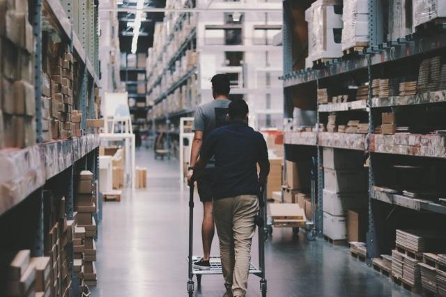4 Signs That You Need to Choose a New Distribution Warehouse