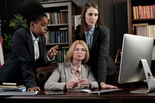 What Strategies Do Top International Law Firms Use to Handle Global Legal Matters?