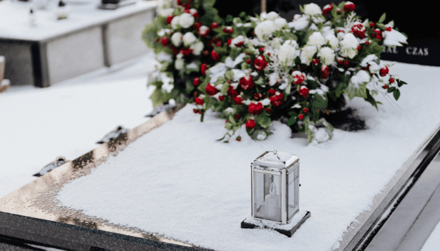 5 Tips for Planning a Funeral During the Holiday Season