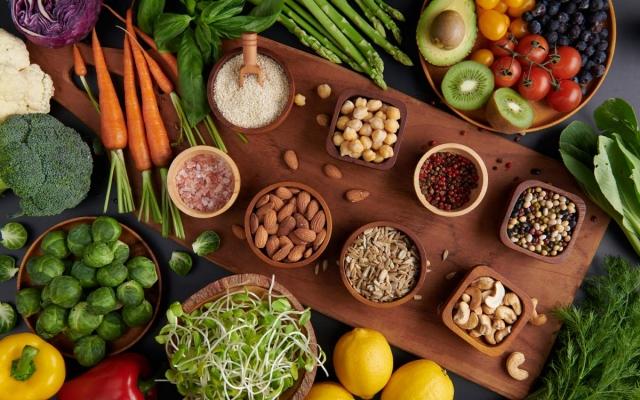 Maintaining a Healthy Diet: Tips, Benefits, and Nutritional Recommendations